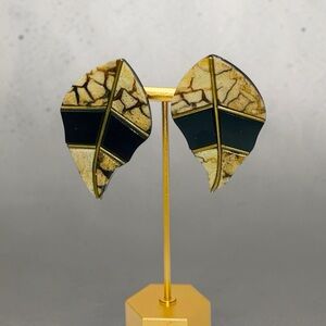 Fabulous Vintage Artisan Inlaid Picture Jasper and Onyx Leaf Clip Earrings